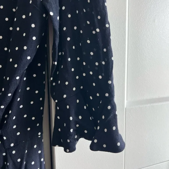LOFT, navy and white 3/4 sleeve romper with polka dots, size 6 - Picture 2 of 5